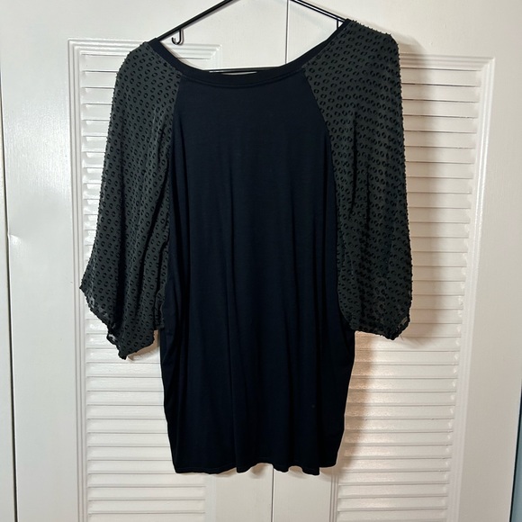 Three Dots jersey top with sheer polka dot sleeves, size large - Picture 2 of 4